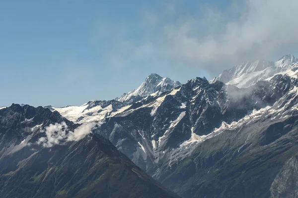 Bergkette mit Eis und Schnee — Stockfoto