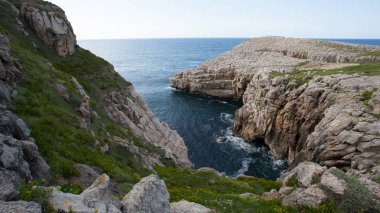 Plaj ve sahil manzaraları taşlara.