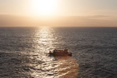 Plaj ve sahil manzaraları taşlara.