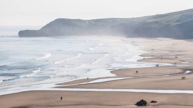 Plaj ve sahil manzaraları taşlara.
