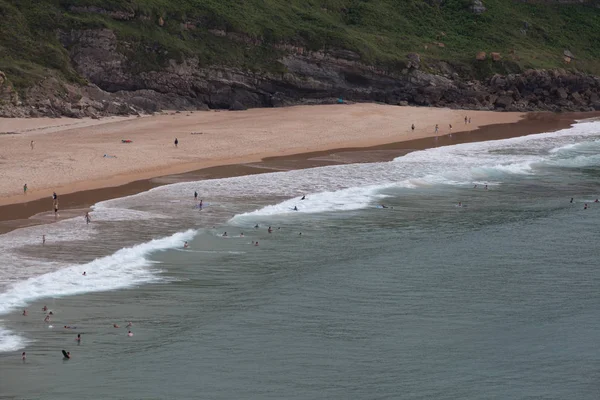 Pedras na praia e paisagens costeiras . — Fotografia de Stock