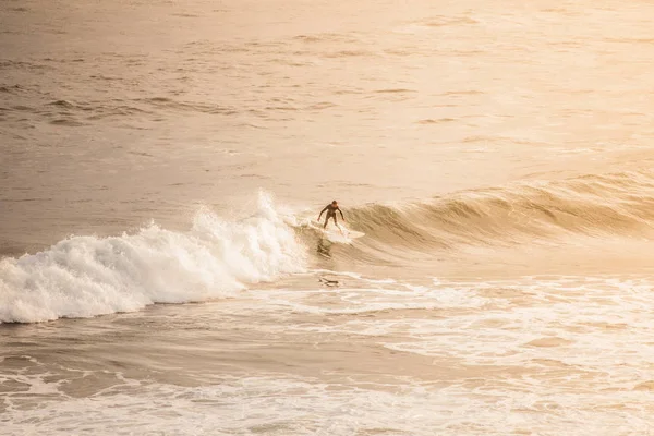 Surfer le matin . — Photo