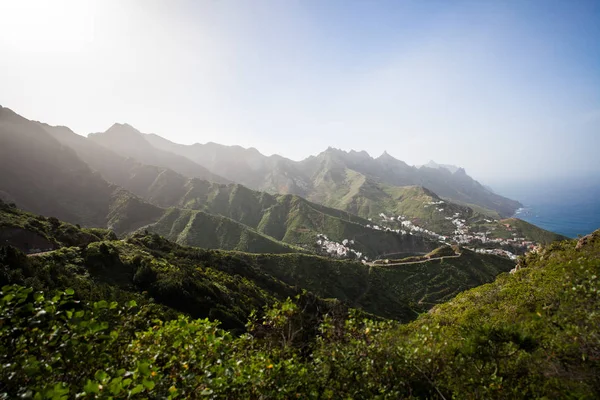 Tenerife üzerinde - hiking eşsiz doğası için bilinen ve zıt