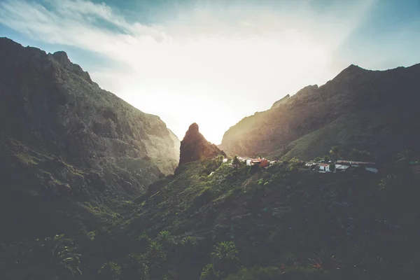 Tenerife üzerinde - hiking eşsiz doğası için bilinen ve zıt