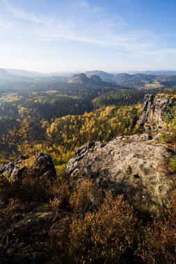 Sonbahar Almanca dağlar ve ormanlar - Sakson İsviçre de bir 