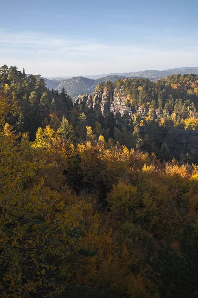 Herfst in Duits bergen en bossen - Saksisch Zwitserland is een — Stockfoto