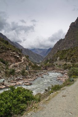 Kanyon nehirde. Machu Picchu Inca iz üzerinde. Harika bir Merhaba