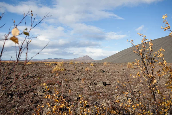 Közel a vulkán Hverfjall-Izland Nézd. Szívós természet és — Stock Fotó