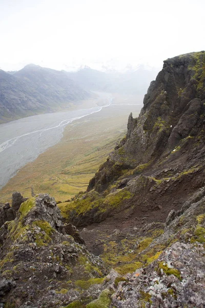 Hiking to the glacier. Tough, cold and wet weather. — Stock Photo, Image