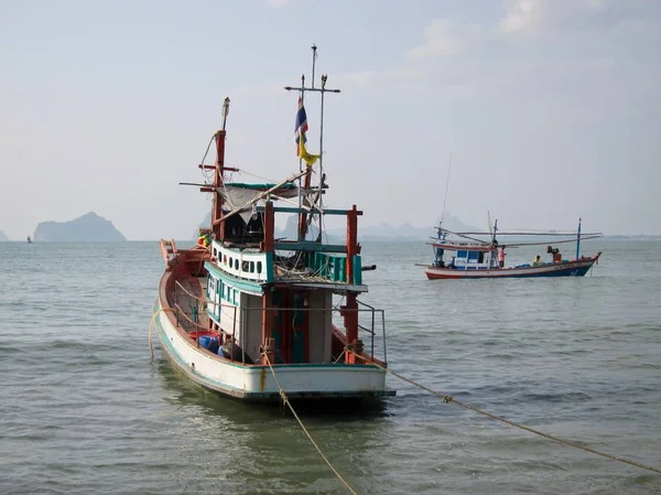 MUEANG PRACHUAP KHIRI KHAN, THAILAND - 12.02.2017 Fishing boats in the Gulf of Thailand 2 — Stock Photo, Image