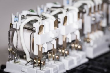 Elektromanyetik Röleler