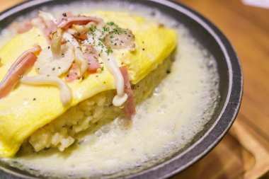 Peynirli omlet pilav