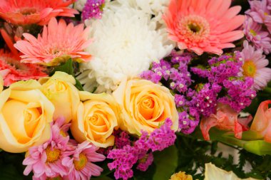 Sevgililer ve düğün sahne güzel çiçekler