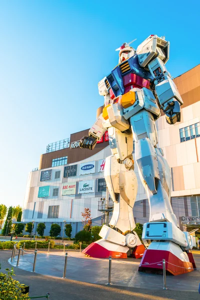 Πλήρες μέγεθος Gundam παραστάσεις έξω Κτηματικές Τόκιο Plaza, ΕΑΒ — Φωτογραφία Αρχείου