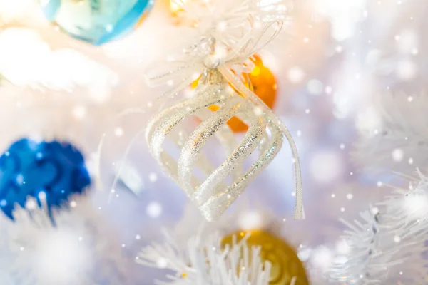 Árbol de Navidad y decoraciones —  Fotos de Stock