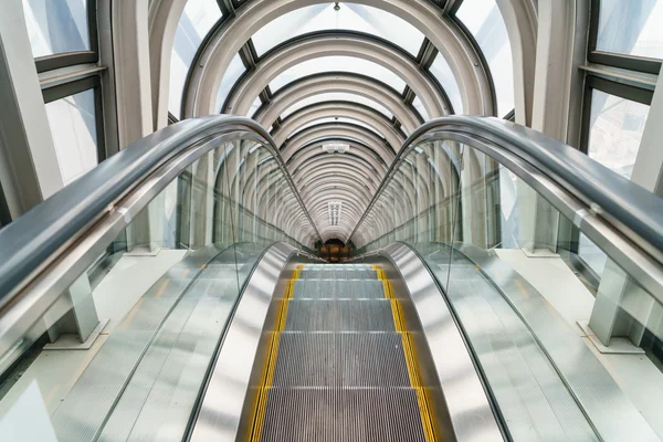 Escalator in modern building — Stock Photo, Image