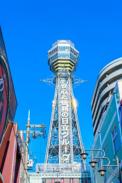 Osaka, Japan - 30 November 2015: Tsutenkaku-tornet i Shinsekai — Stockfoto