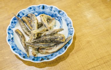 Taze sardalya ateşi. Yiyecek ve içecek geçmişi.