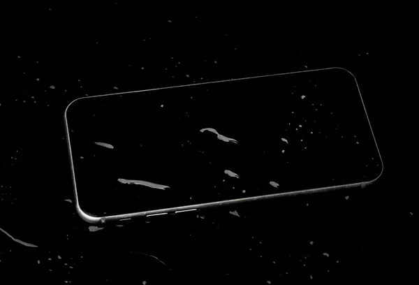 Smartphone impermeable con salpicaduras de agua en backgrou negro —  Fotos de Stock
