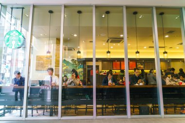 Tokyo, Japonya - 24 Kasım 2015. Starbucks kahve arka plan. 