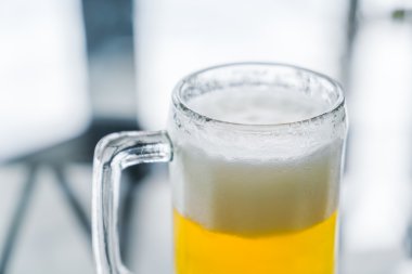 Kupa bira tablo ile .