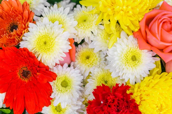 Sevgililer ve düğün sahne güzel çiçekler — Stok fotoğraf
