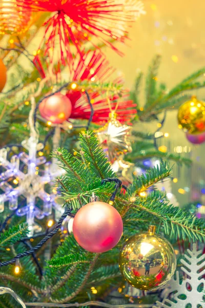Closeup of Christmas tree decorations background ( Filtered imag — Stock Photo, Image