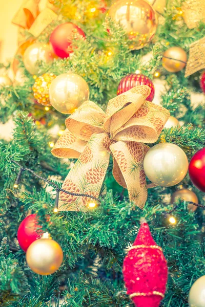 Karácsony Közelkép fa dekoráció háttér (szűrt imag — Stock Fotó