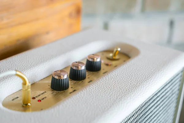 Botón de control de volumen del amplificador de alta fidelidad  . — Foto de Stock