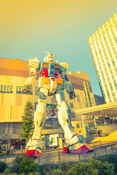 Πλήρες μέγεθος Gundam παραστάσεις έξω Κτηματικές Τόκιο Plaza, ΕΑΒ — Φωτογραφία Αρχείου