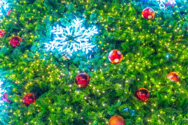 クリスマスツリーや飾り — ストック写真