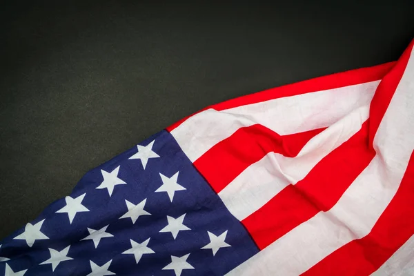 Bandeira americana em fundo preto . — Fotografia de Stock