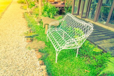 Yeşil park tezgah. (Filtre uygulanmış görüntü işlenen vintage ef