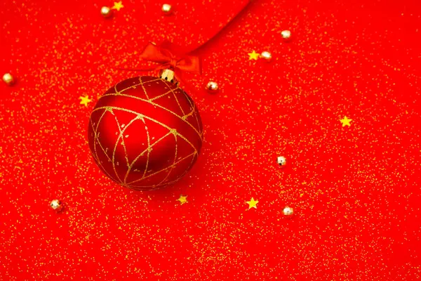 Fondo rojo de Navidad con decoración  . —  Fotos de Stock
