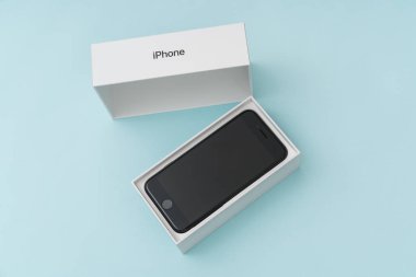 Loei, Thailand - 07 Kasım 2016: yeni Apple iphone 7 n unboxing