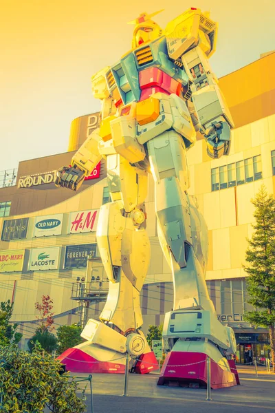 Полноразмерный Gundam Performance Outside DiverCity Tokyo Plaza, Oda — стоковое фото