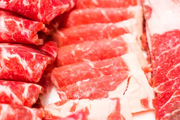 Niet gekookt rauw vers rundvlees . — Stockfoto