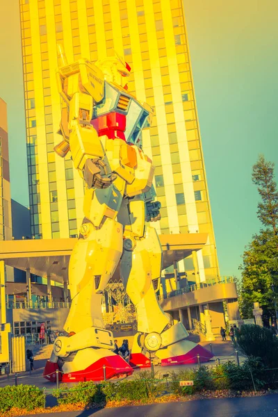 Πλήρες μέγεθος Gundam παραστάσεις έξω Κτηματικές Τόκιο Plaza, ΕΑΒ — Φωτογραφία Αρχείου