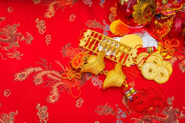 中国农历新年装饰上红色织物背景。，中国 c — 图库照片