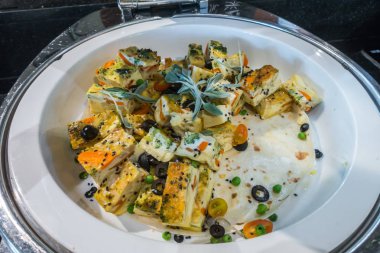 Kahvaltı için yumurta omlet .