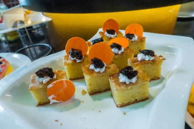 Tatlılar çilek meyve ile .