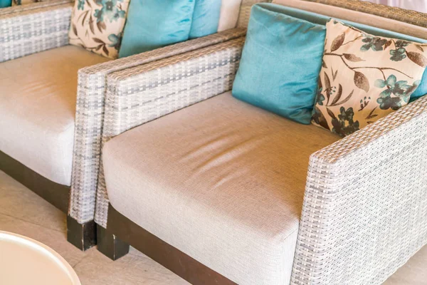 Closeup yastık ile modern mobilya .