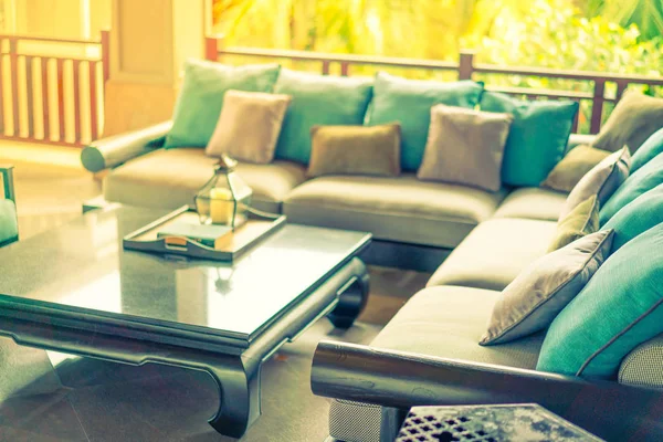 Yastık modern mobilyalarla closeup. (Filtre uygulanmış resim prosedürü