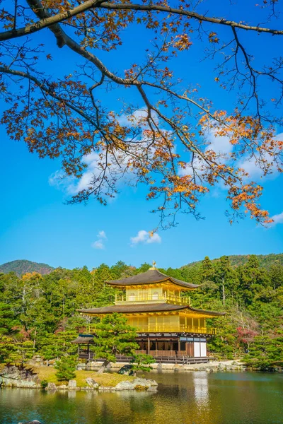 Kinkakuji tempel "Het gouden paviljoen" in Kyoto, Japan — Stockfoto