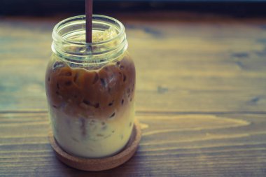 Buzlu kahve (filtrelenmiş resim işlenmiş vintage etkisi. )