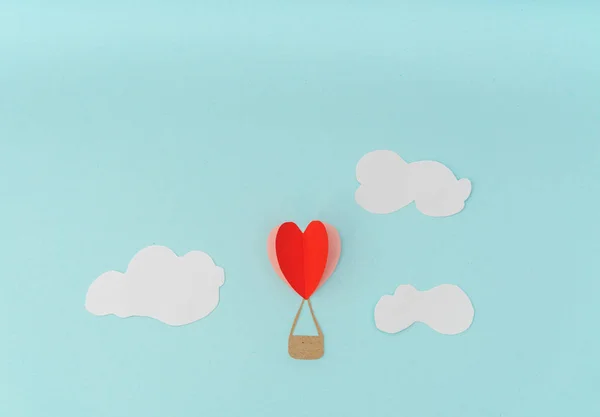 Coupe de papier des montgolfières Heart Hot Air pour la Saint-Valentin — Photo