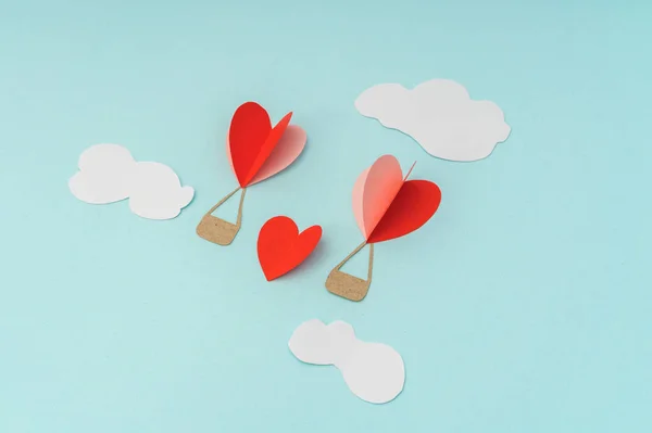 Taglio di carta di cuore Mongolfiere per San Valentino celebrat — Foto Stock