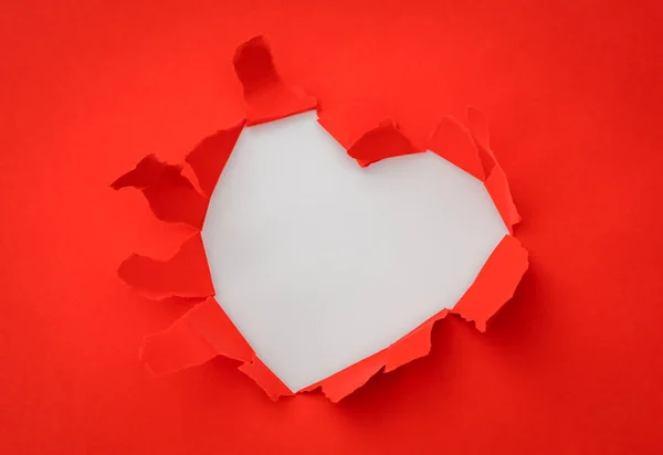Καρδιά Torn χαρτί με χώρο για κείμενο . — Φωτογραφία Αρχείου