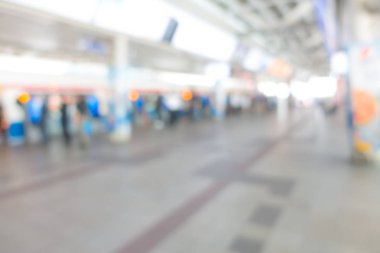 Metro treninin insanlar bulanıklık .