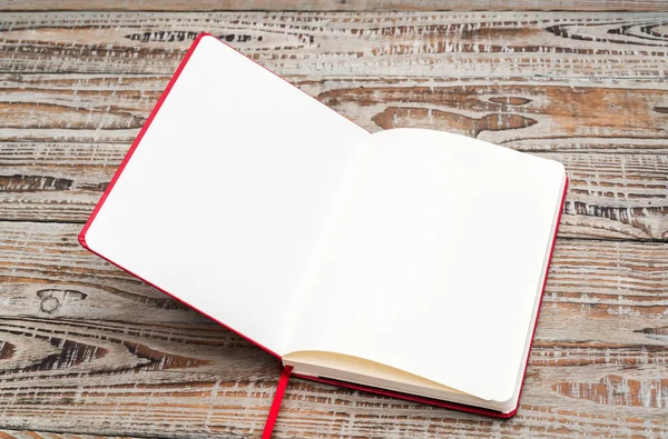 Catálogo en blanco, revistas, maqueta de libros sobre fondo de madera  . — Foto de Stock